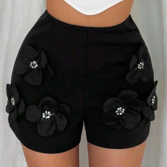 Women's Handmade 3D Floral Casual Shorts - Picture 1 of 3